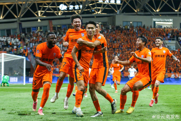 比赛中球队的团队协作程度得到提升的原因